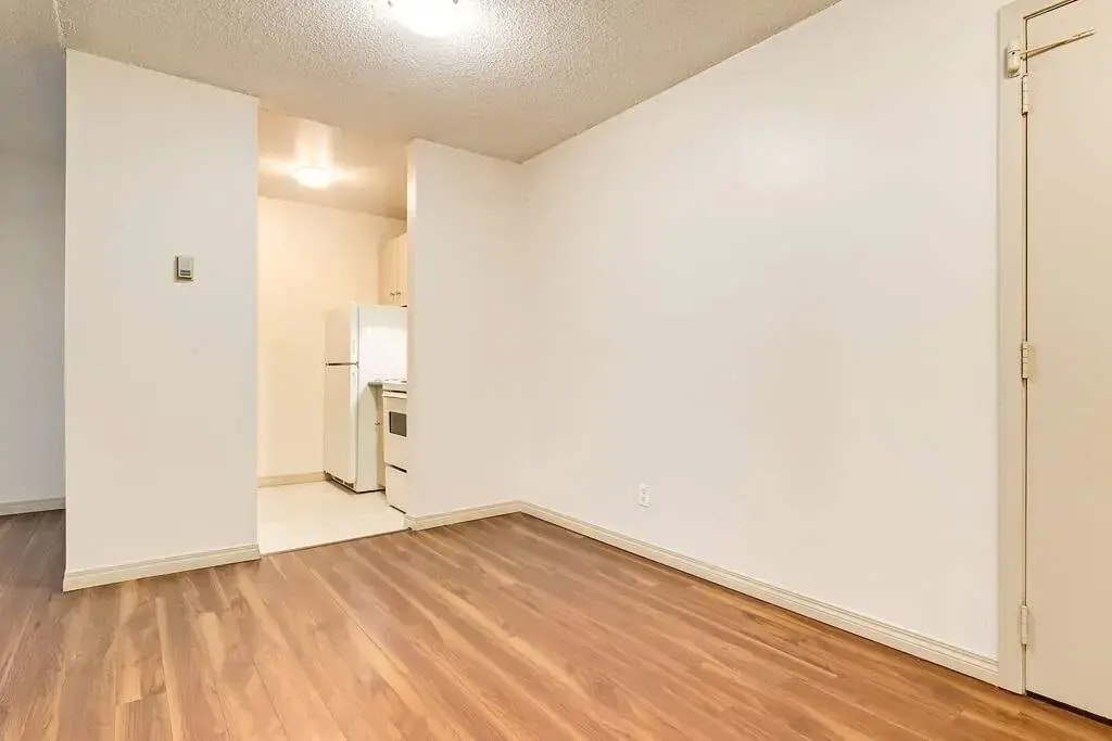 9-10715 112 Street NW, Edmonton, AB, T5H 3H2 - 38