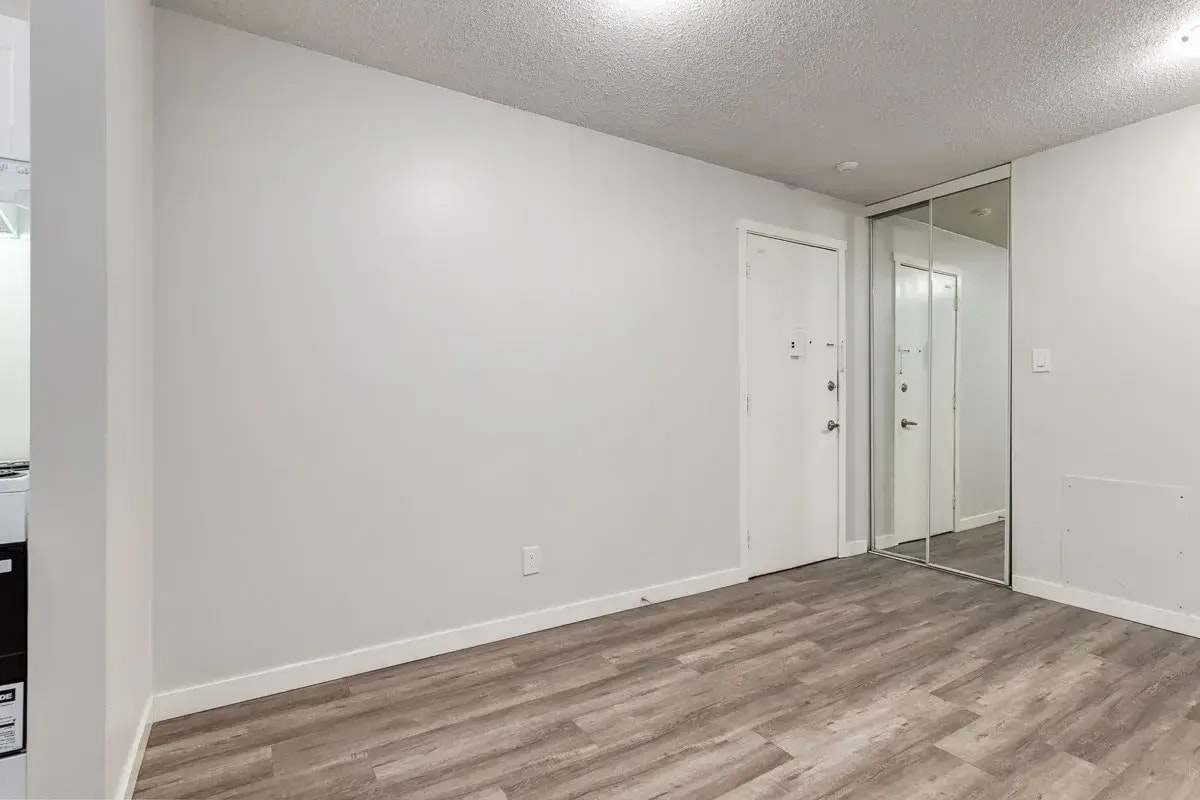 9-10715 112 Street NW, Edmonton, AB, T5H 3H2 - 20