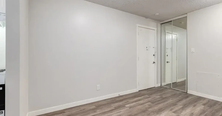 9-10715 112 Street NW, Edmonton, AB, T5H 3H2 - 20