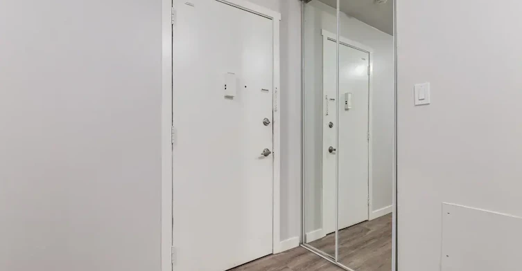 9-10715 112 Street NW, Edmonton, AB, T5H 3H2 - 15