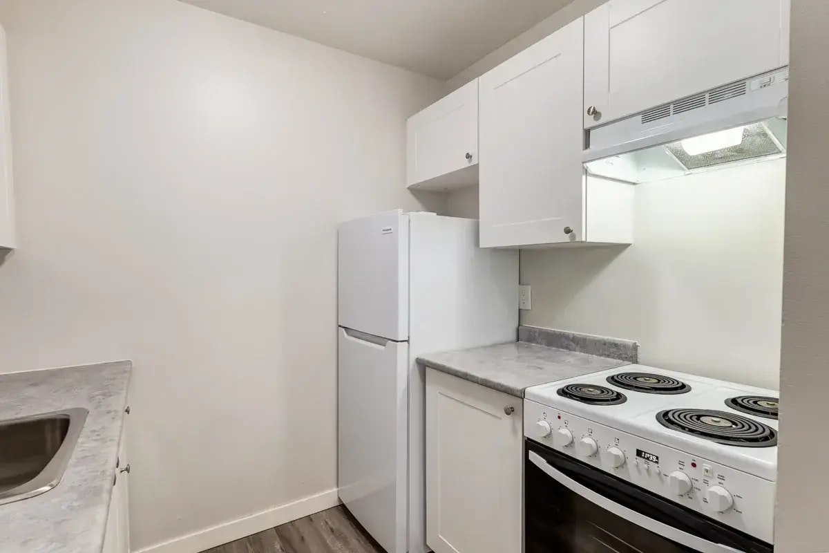 9-10715 112 Street NW, Edmonton, AB, T5H 3H2 - 14