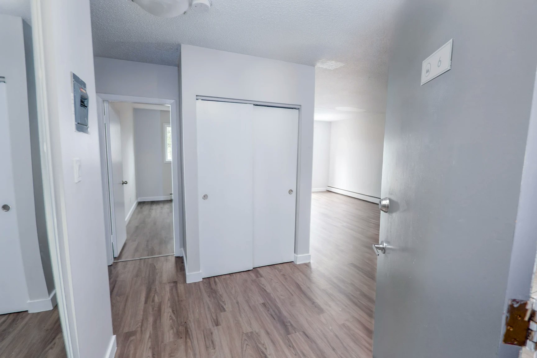 9-10715 112 Street NW, Edmonton, AB, T5H 3H2 - 4