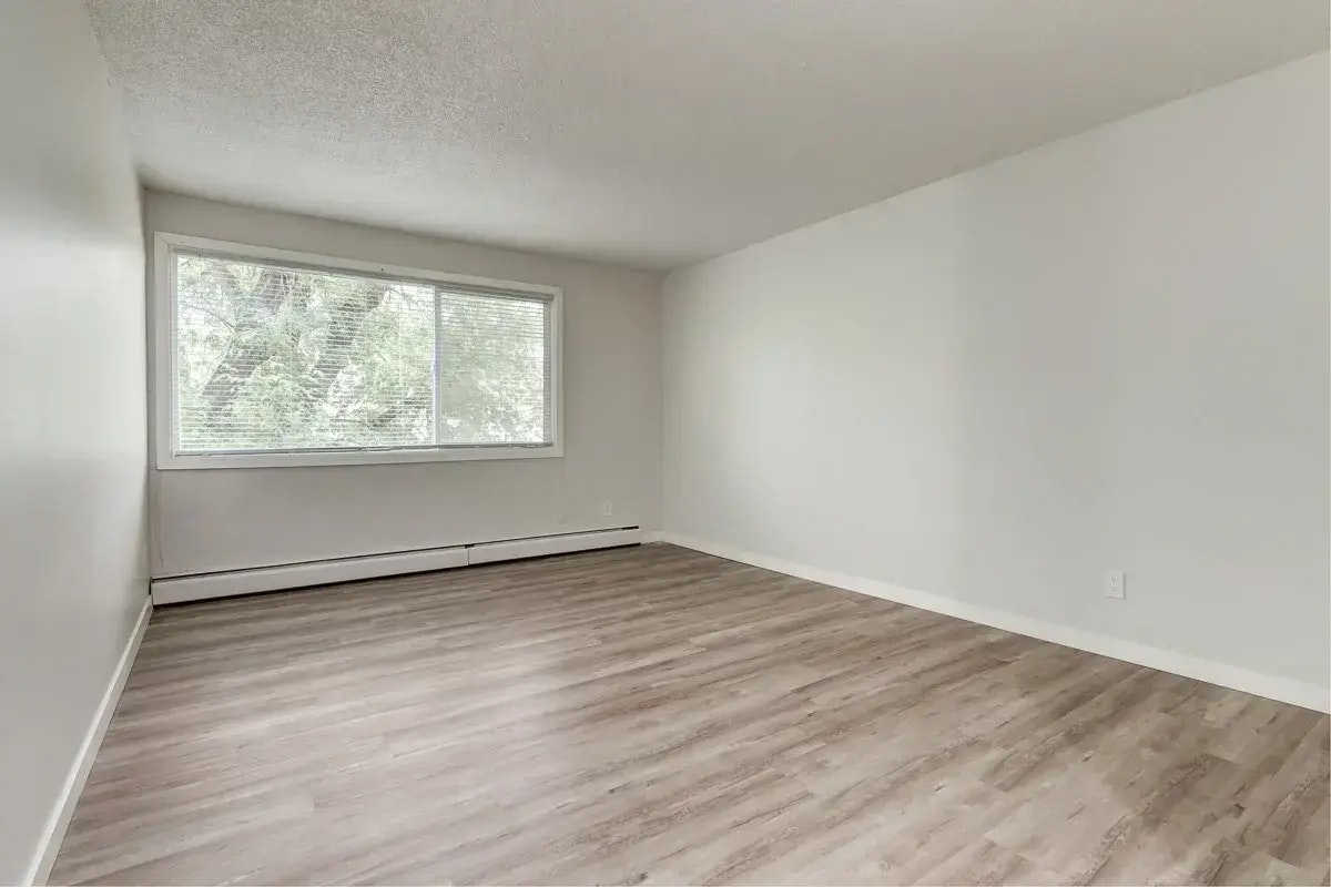 9-10715 112 Street NW, Edmonton, AB, T5H 3H2 - 12
