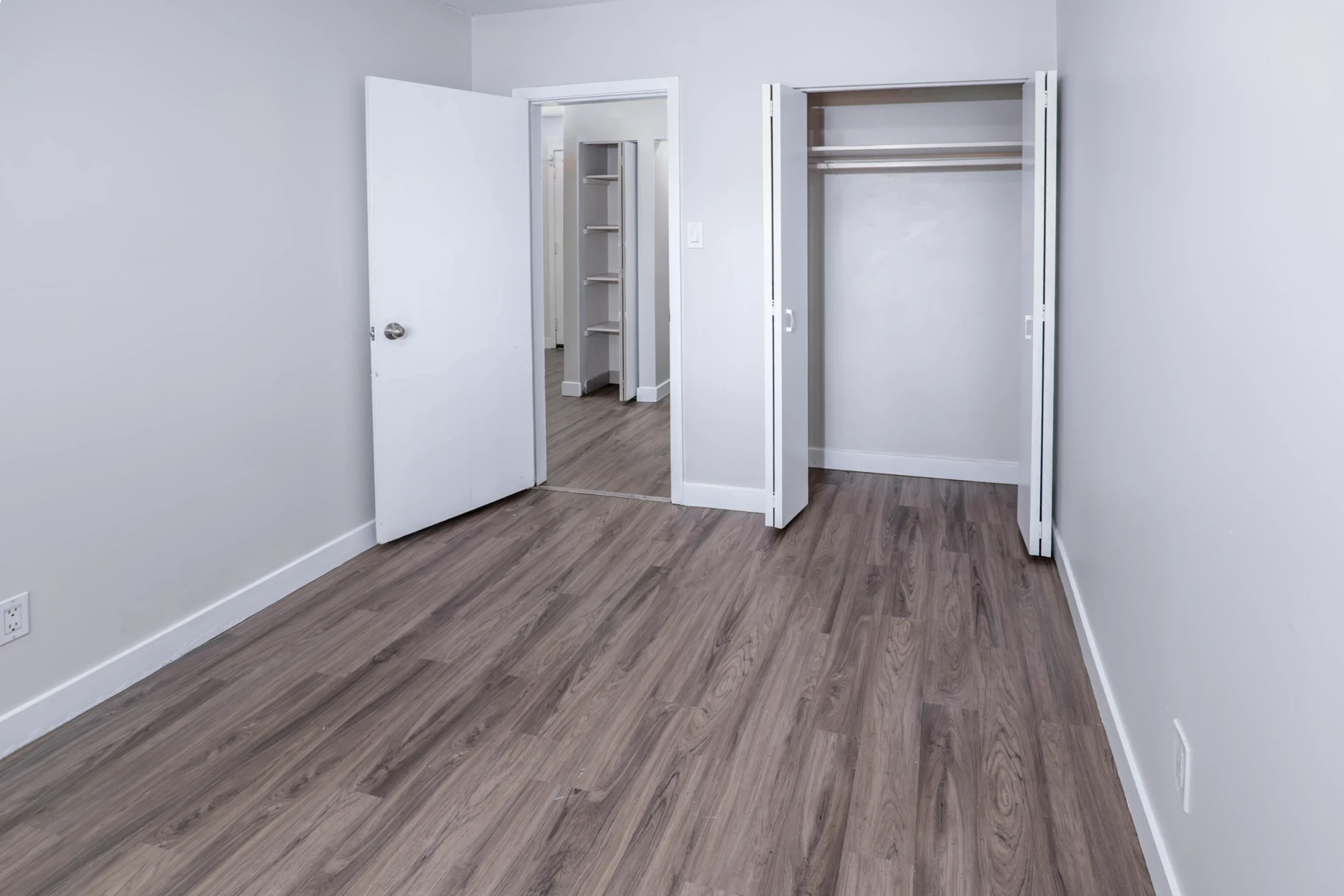 9-10715 112 Street NW, Edmonton, AB, T5H 3H2 - 3