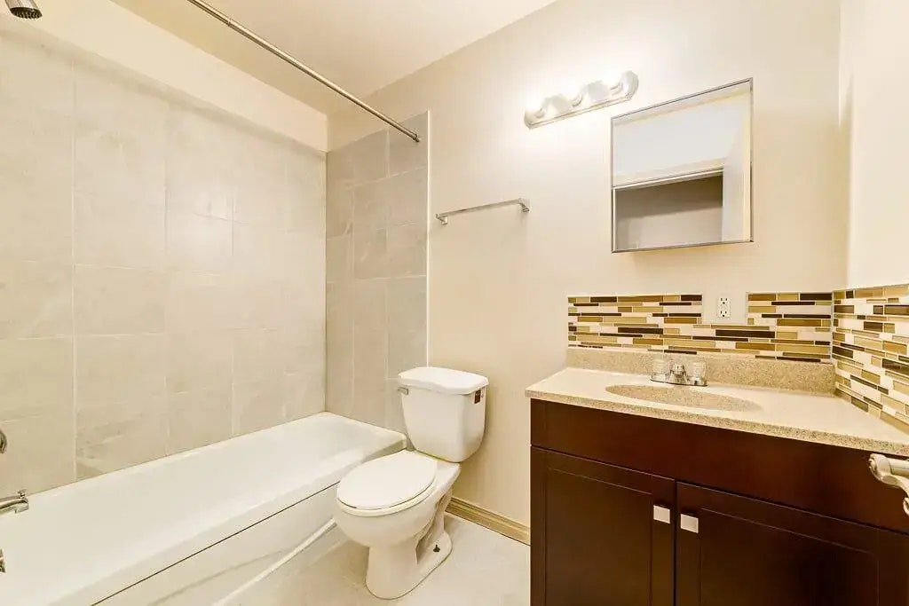 9-10715 112 Street NW, Edmonton, AB, T5H 3H2 - 41