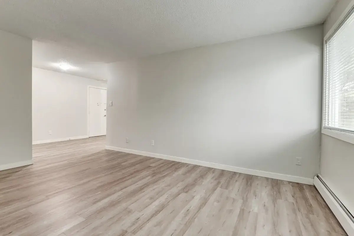 9-10715 112 Street NW, Edmonton, AB, T5H 3H2 - 17