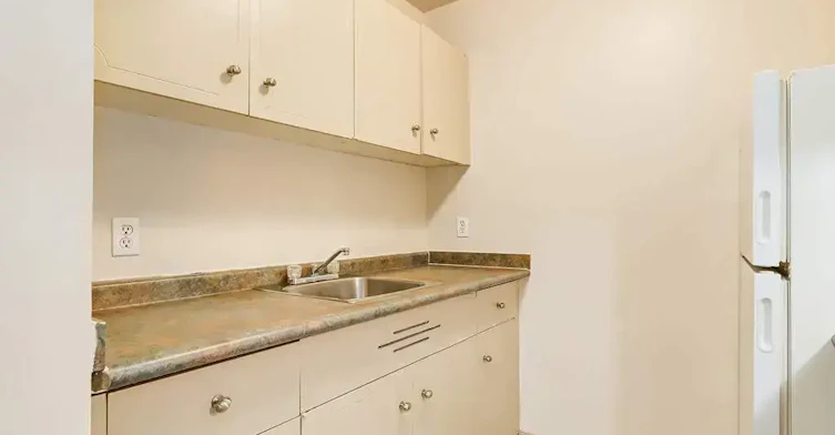 9-10715 112 Street NW, Edmonton, AB, T5H 3H2 - 33