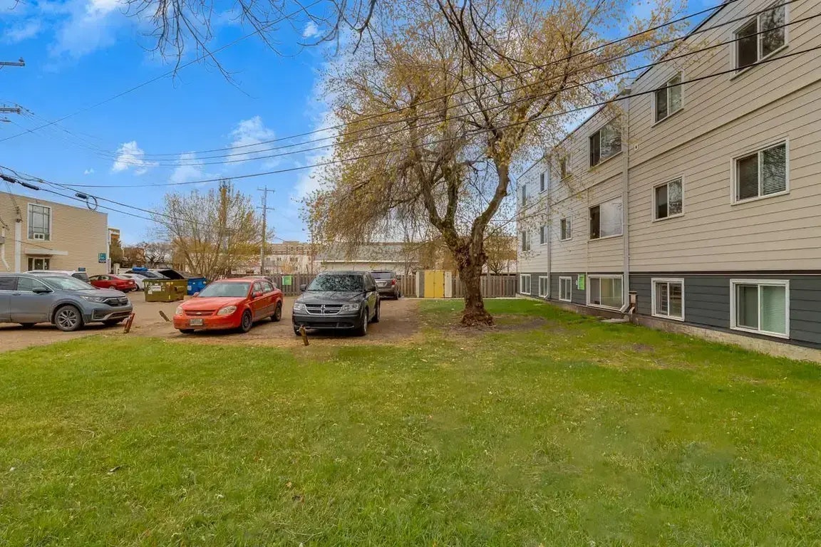 9-10715 112 Street NW, Edmonton, AB, T5H 3H2 - 48