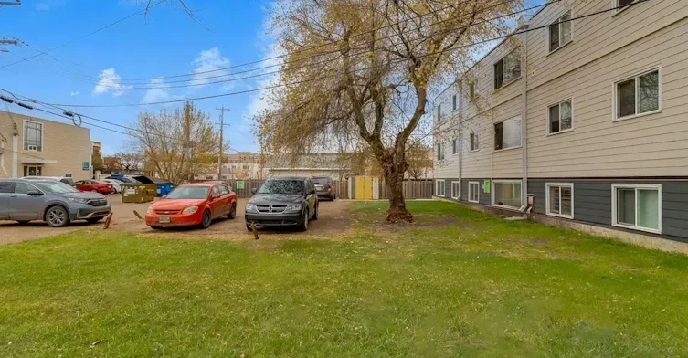 9-10715 112 Street NW, Edmonton, AB, T5H 3H2 - 48