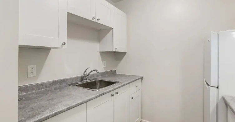 9-10715 112 Street NW, Edmonton, AB, T5H 3H2 - 18