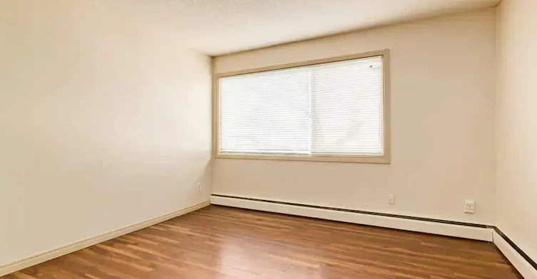 9-10715 112 Street NW, Edmonton, AB, T5H 3H2 - 35