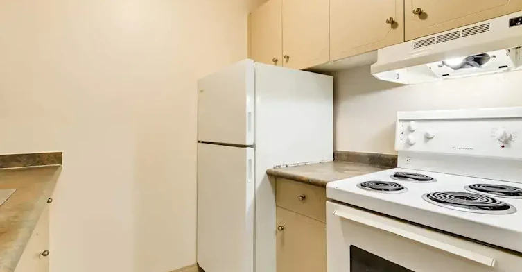 9-10715 112 Street NW, Edmonton, AB, T5H 3H2 - 32
