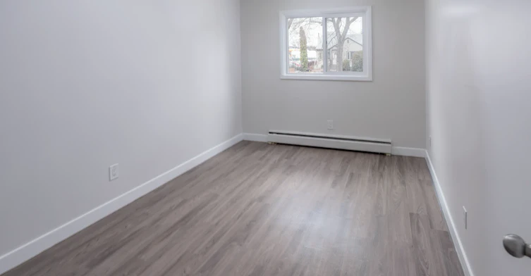 9-10715 112 Street NW, Edmonton, AB, T5H 3H2 - 8