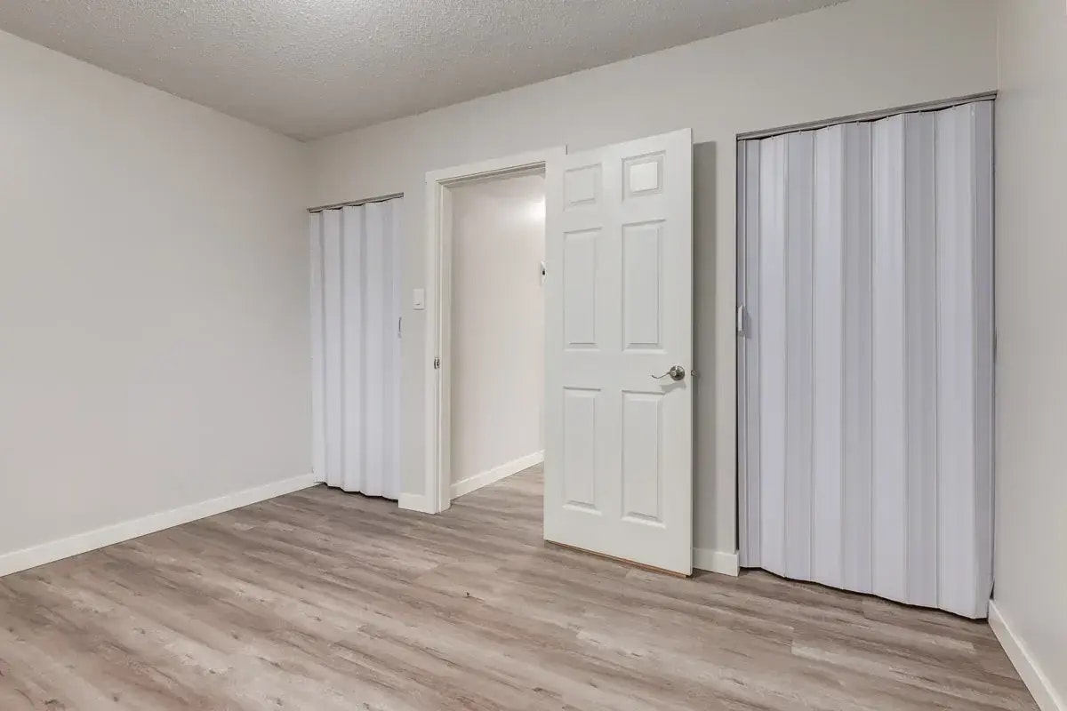9-10715 112 Street NW, Edmonton, AB, T5H 3H2 - 22