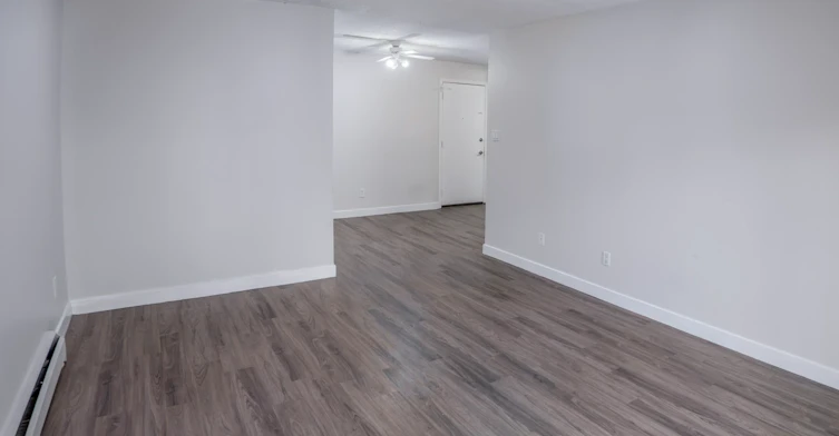 8-10715 112 Street NW, Edmonton, AB, T5H 3H2 - 6