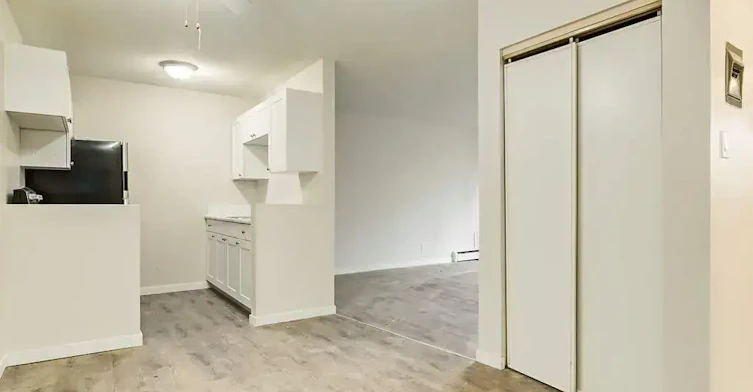5-14904 96 Avenue NW, Edmonton, AB, T5P 0B6 - 11