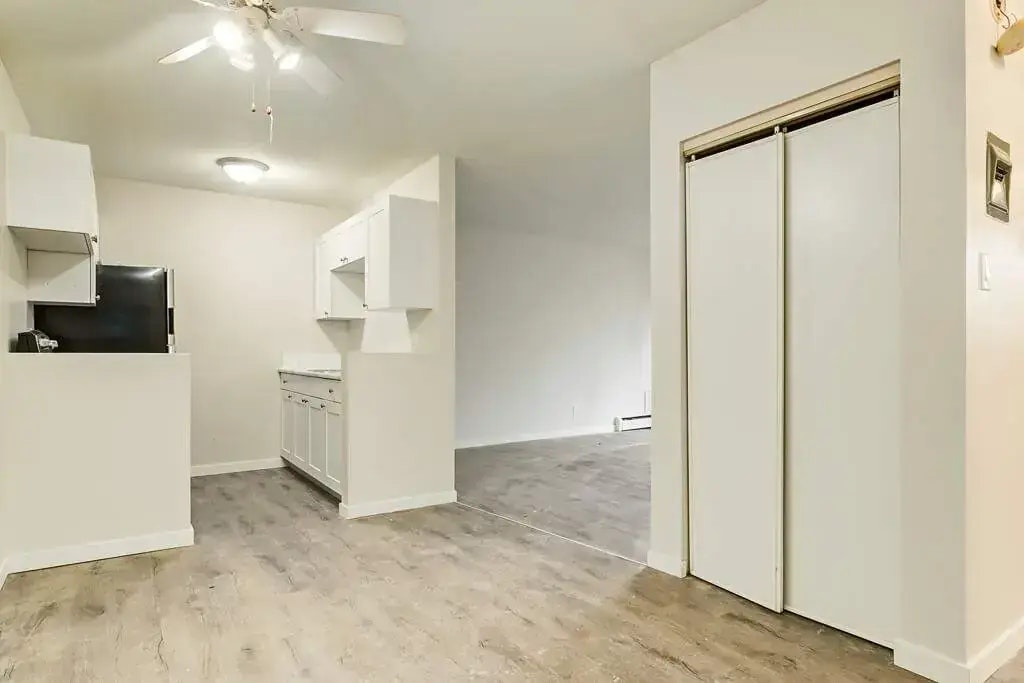 4-14904 96 Avenue NW, Edmonton, AB, T5P 0B6 - 11