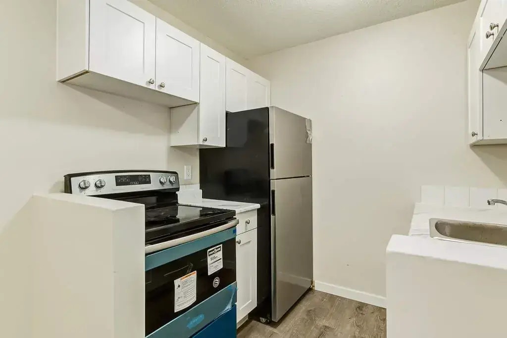 4-14904 96 Avenue NW, Edmonton, AB, T5P 0B6 - 8