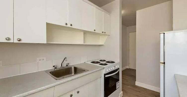 104-10950 105 Street NW, Edmonton, AB, T5H 2X4 - 5