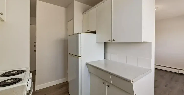 104-10950 105 Street NW, Edmonton, AB, T5H 2X4 - 6