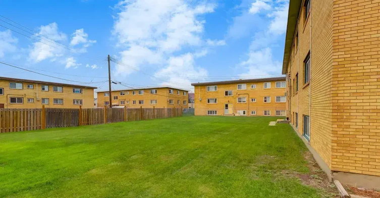 303-10950 105 Street NW, Edmonton, AB, T5H 2X4 - 9
