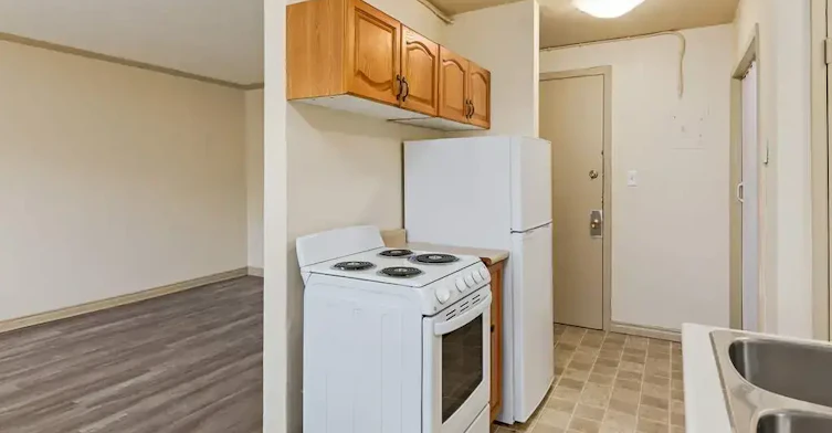 12-10945 106 Street NW, Edmonton, AB, T5H 2Y3 - 11