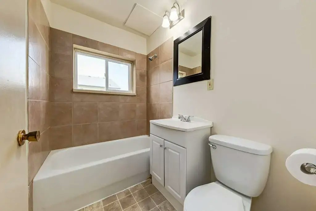 3-10945 106 Street NW, Edmonton, AB, T5H 2Y3 - 14