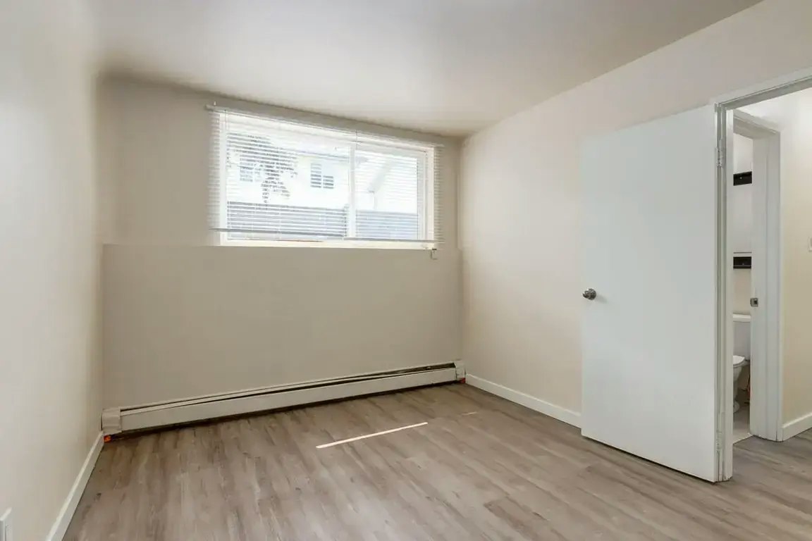 3-10945 106 Street NW, Edmonton, AB, T5H 2Y3 - 26