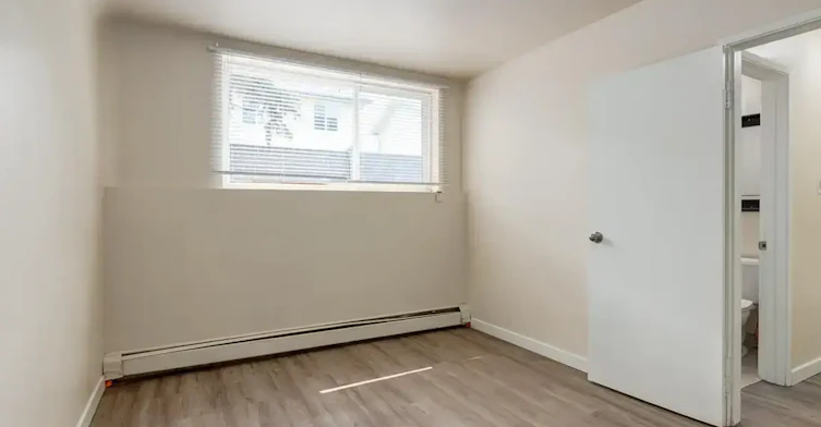 3-10945 106 Street NW, Edmonton, AB, T5H 2Y3 - 26