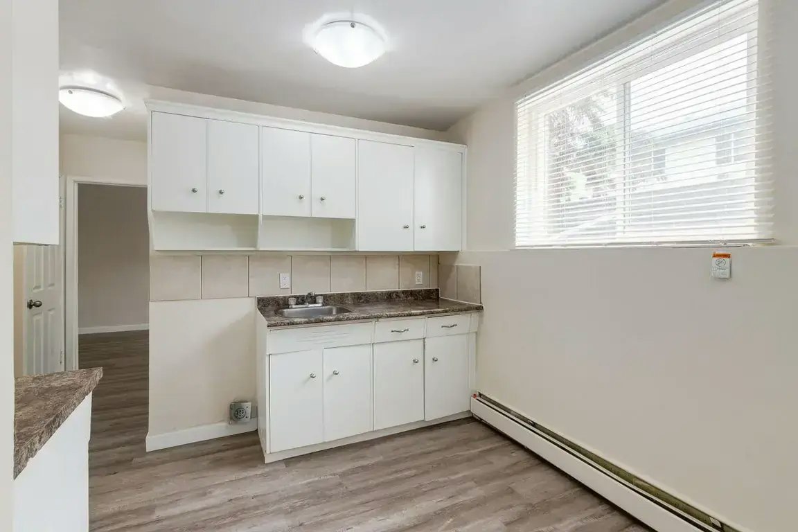 3-10945 106 Street NW, Edmonton, AB, T5H 2Y3 - 22