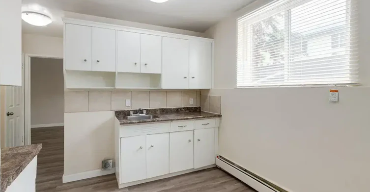 3-10945 106 Street NW, Edmonton, AB, T5H 2Y3 - 22