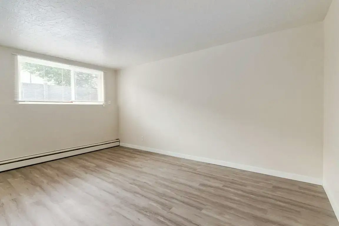 3-10945 106 Street NW, Edmonton, AB, T5H 2Y3 - 17