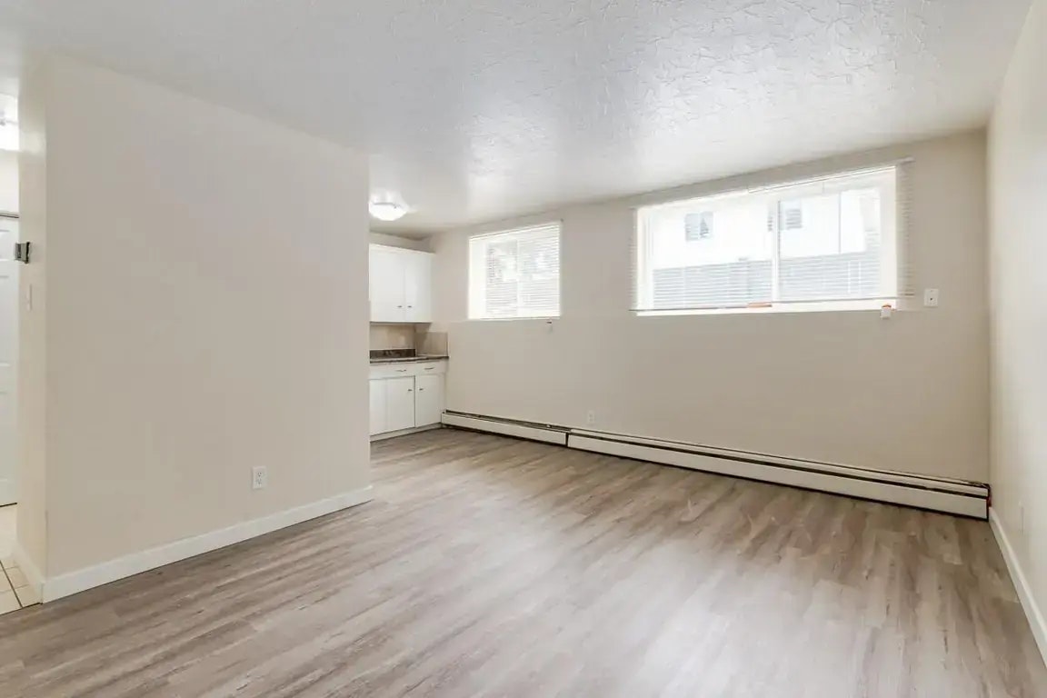 4-10945 106 Street NW, Edmonton, AB, T5H 2Y3 - 18