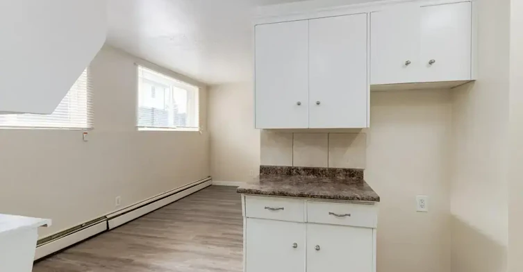 4-10945 106 Street NW, Edmonton, AB, T5H 2Y3 - 24