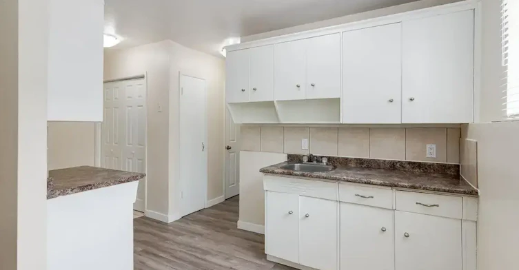 4-10945 106 Street NW, Edmonton, AB, T5H 2Y3 - 21