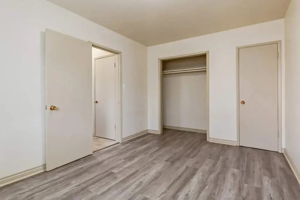 4-10945 106 Street NW, Edmonton, AB, T5H 2Y3 - 13