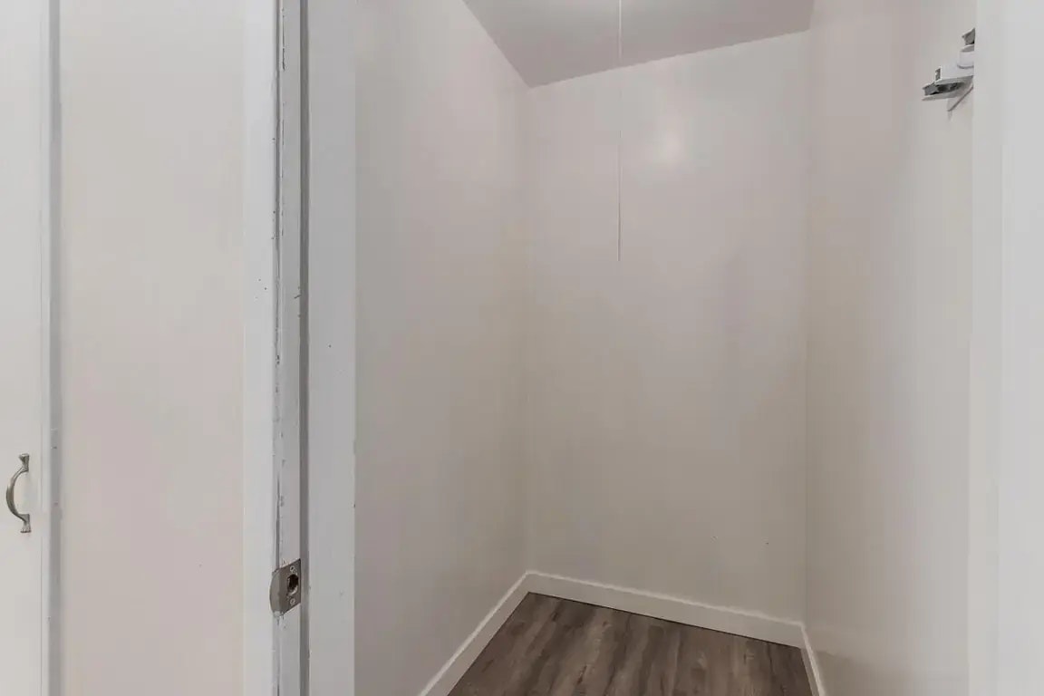 4-10945 106 Street NW, Edmonton, AB, T5H 2Y3 - 15