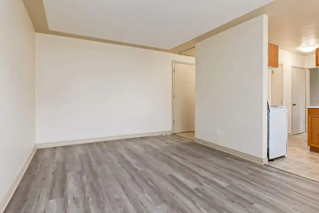 4-10945 106 Street NW, Edmonton, AB, T5H 2Y3 - 7