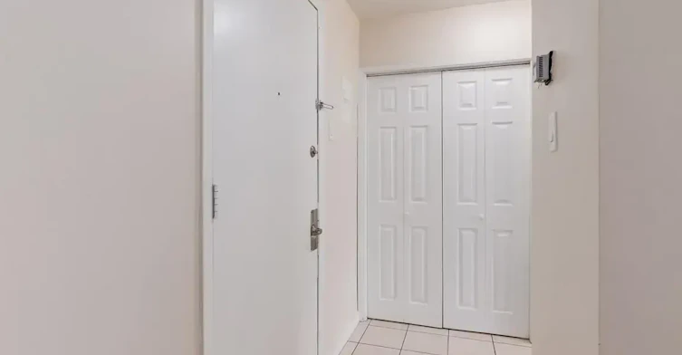 4-10945 106 Street NW, Edmonton, AB, T5H 2Y3 - 16
