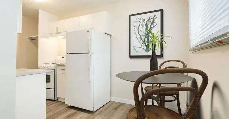 13-11811 67 Street, Edmonton, AB, T5B 1L9 - 2