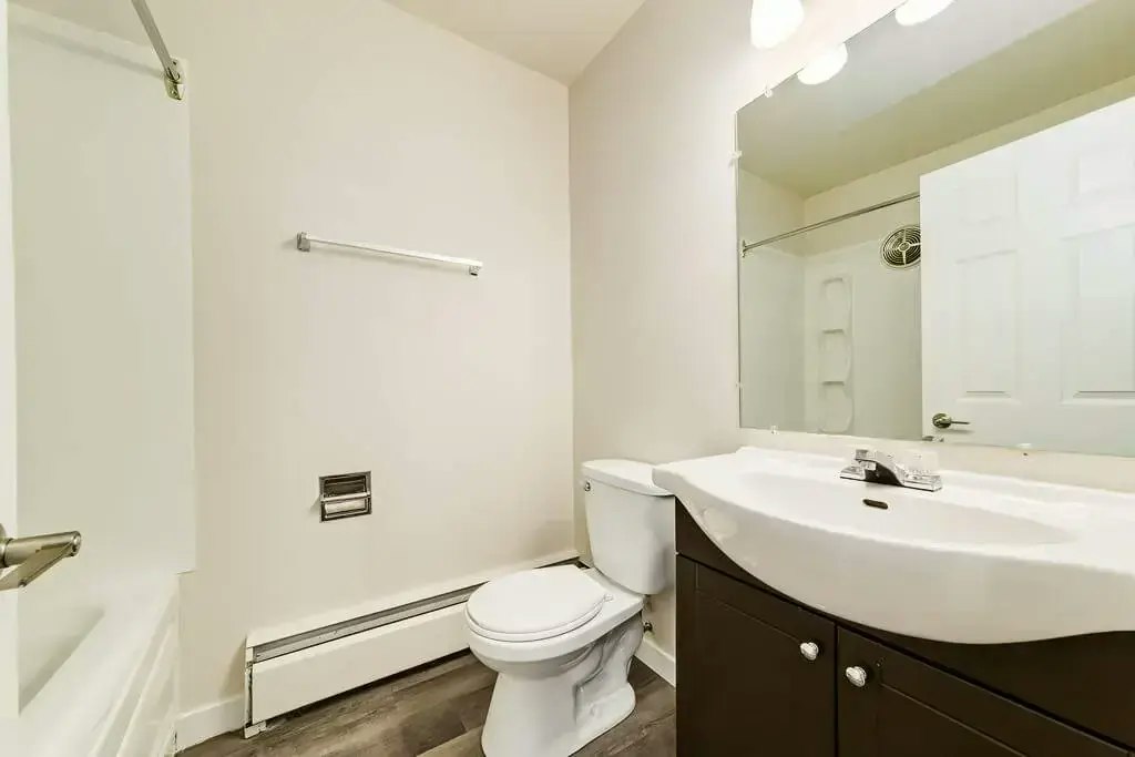 9-11811 67 Street, Edmonton, AB, T5B 1L9 - 6