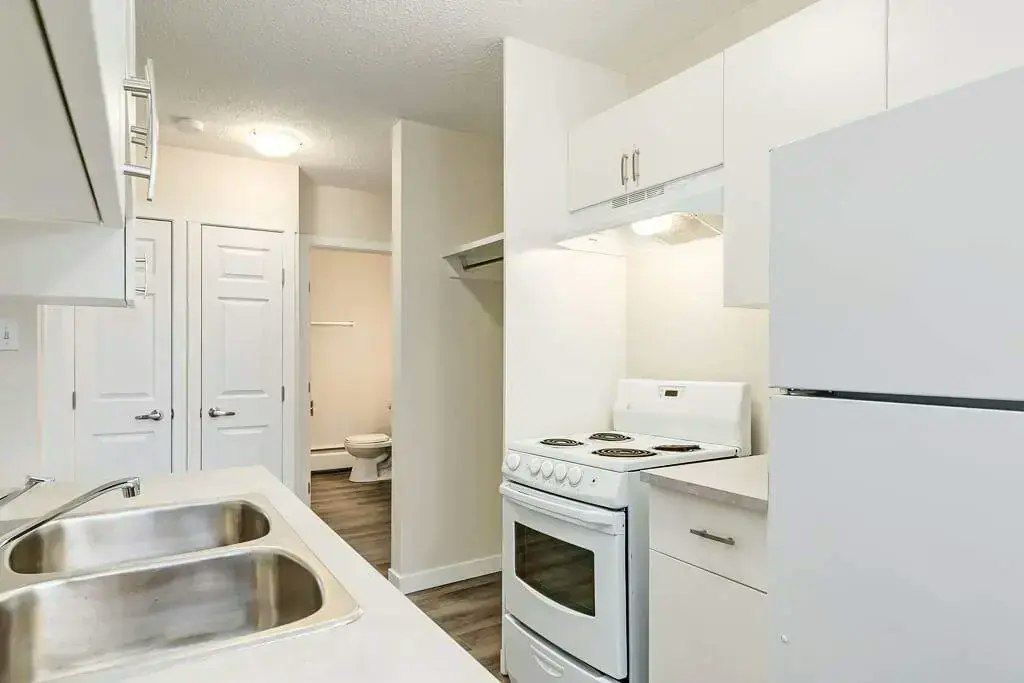9-11811 67 Street, Edmonton, AB, T5B 1L9 - 5