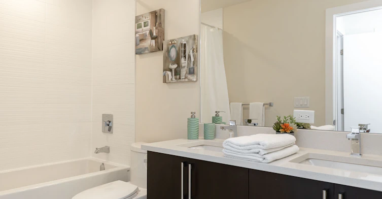 15-3 Elsie Lane, Toronto, ON, M6P 0B8 - 8