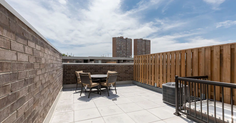 15-3 Elsie Lane, Toronto, ON, M6P 0B8