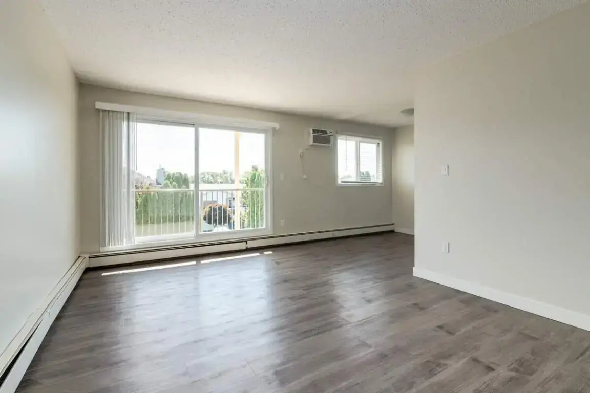 209-675 20 Street NE, Medicine Hat, AB, T1C 1H4 - 12