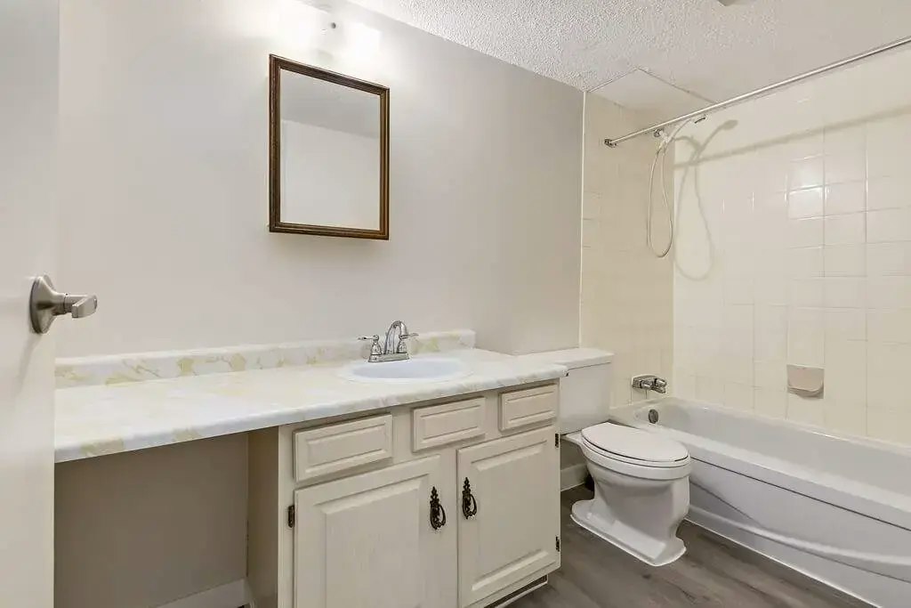 308-2399 Southview Drive SE, Medicine Hat, AB, T1B 1R1 - 5