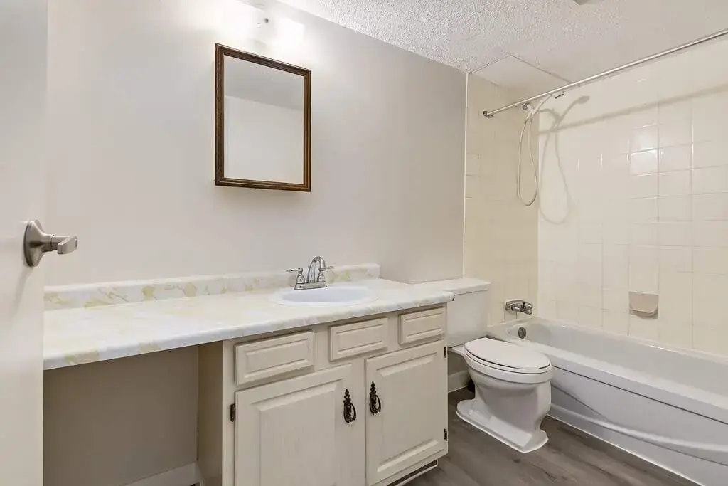 403-2399 Southview Drive SE, Medicine Hat, AB, T1B 1R1 - 5