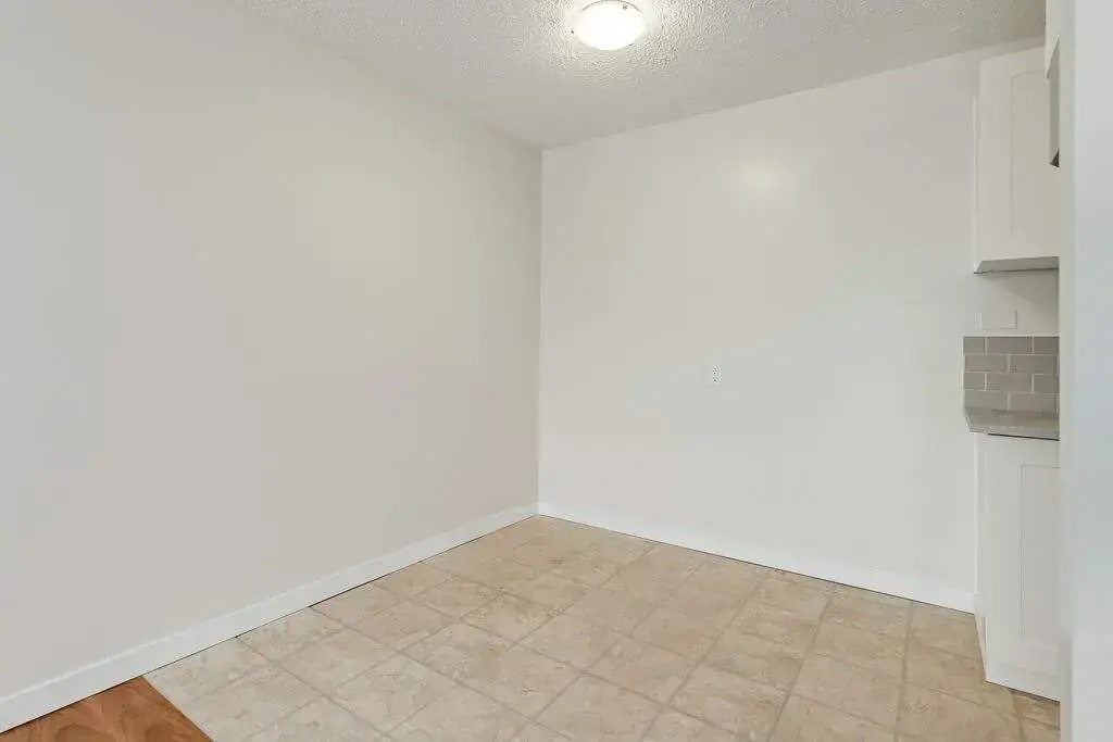 219-1617 2 Avenue NE, Medicine Hat, AB, T1C 1A1 - 9