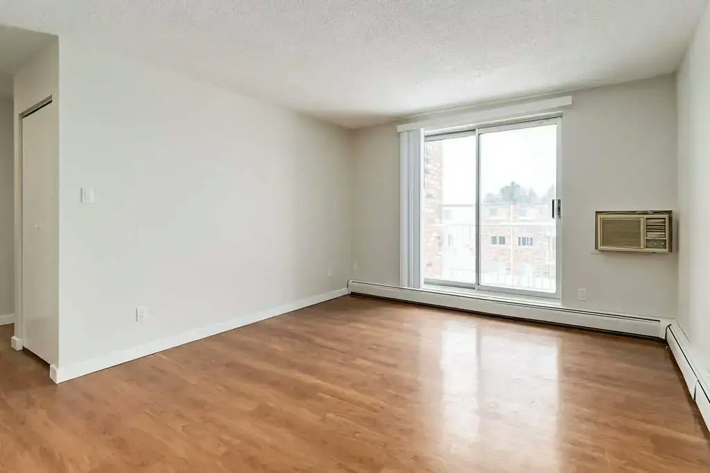 112-1617 2 Avenue NE, Medicine Hat, AB, T1C 1A1 - 11