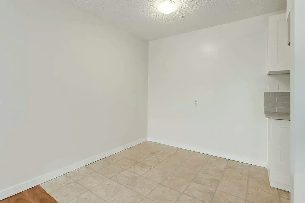 112-1617 2 Avenue NE, Medicine Hat, AB, T1C 1A1 - 9